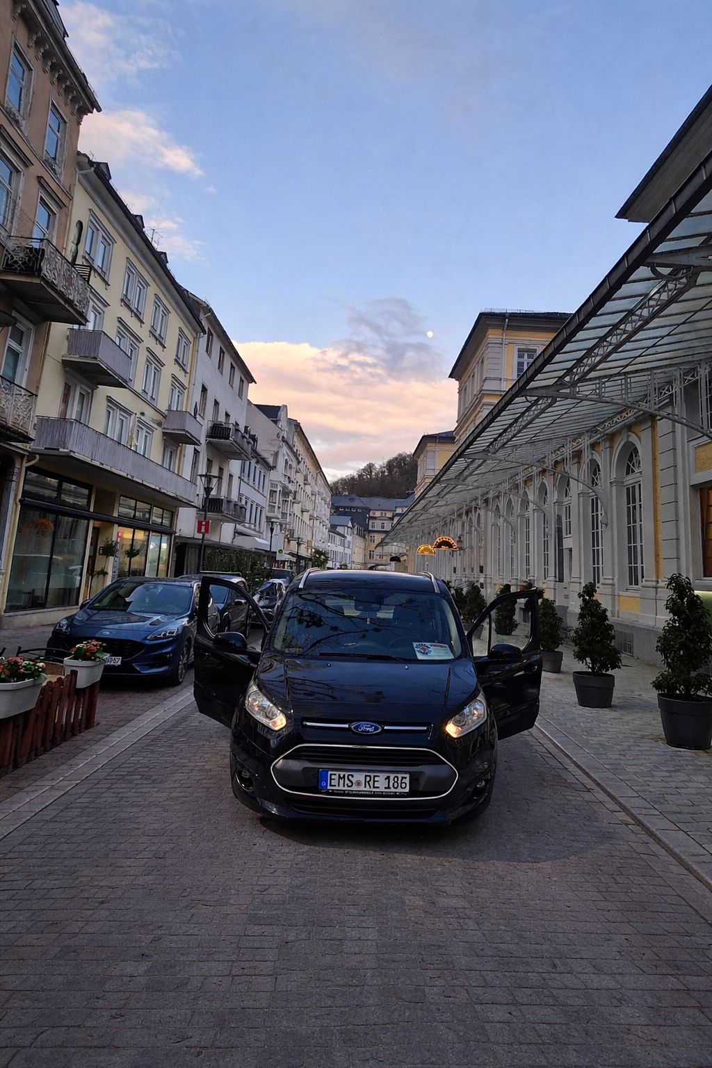 Kompaktvan von Personenbeförderung Rempel in Bad Ems